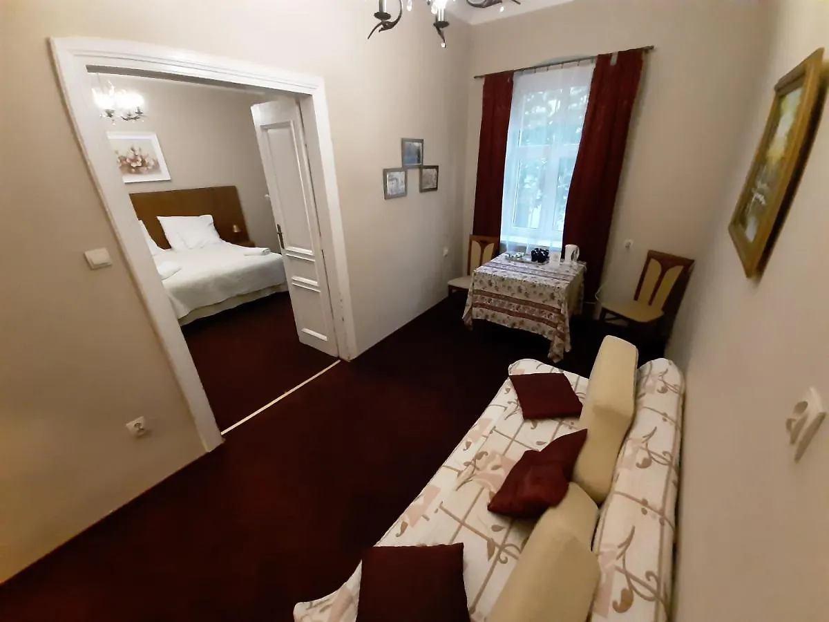 Nocleg ze śniadaniem Bed and Breakfast Red Carpet Premium Kraków