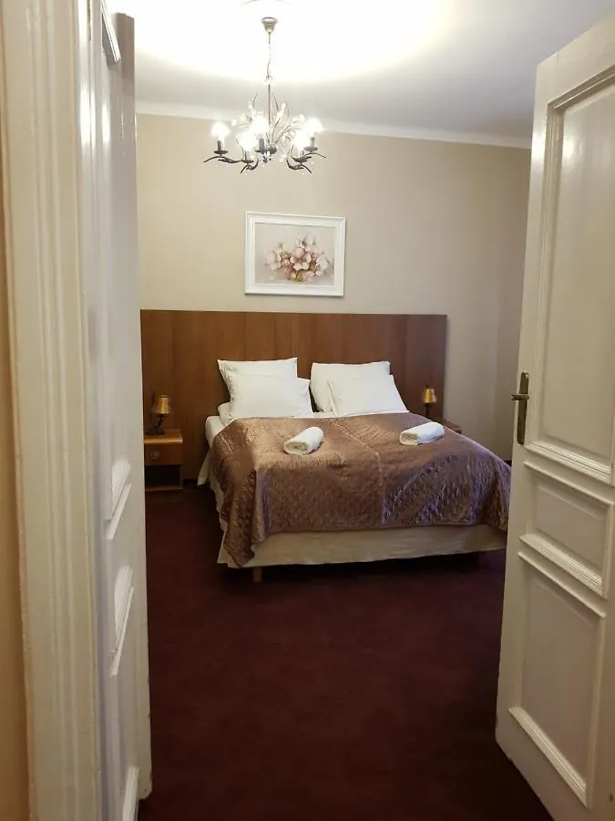 Bed and Breakfast Red Carpet Premium Kraków 3*,  Polska